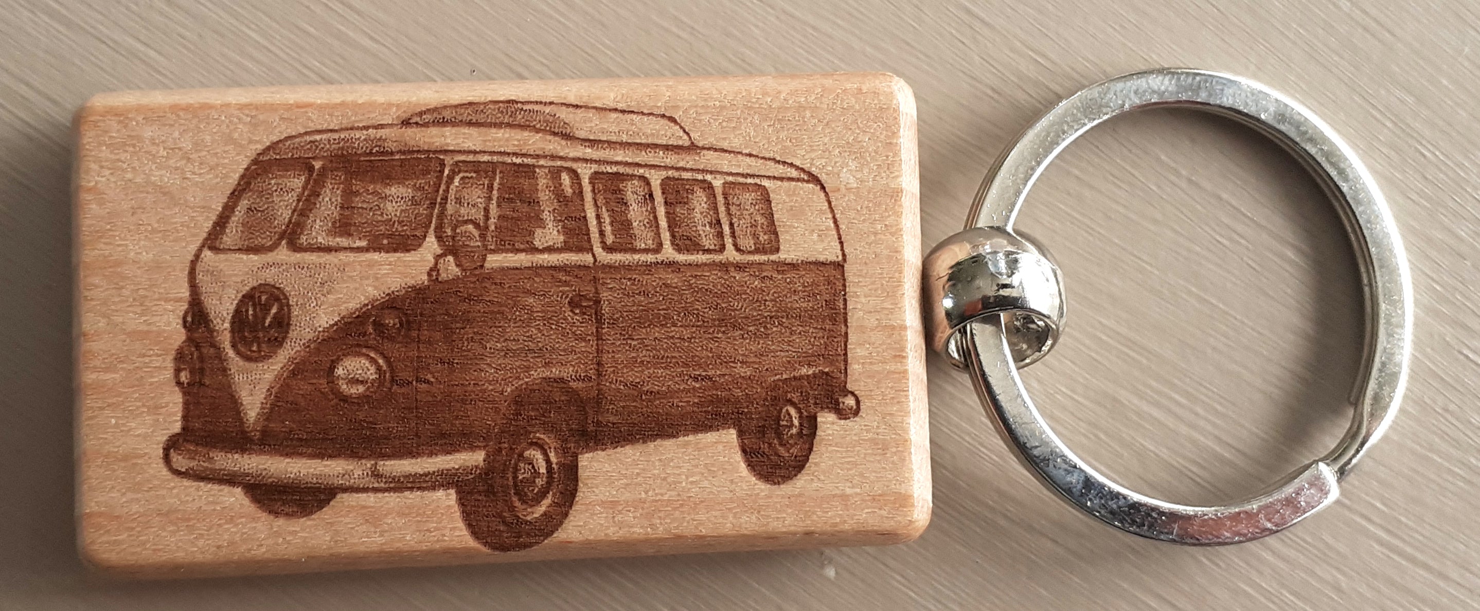 Porte-Clef Combi VW en Bois Gravé au Laser - Cadeau Vintage Original
