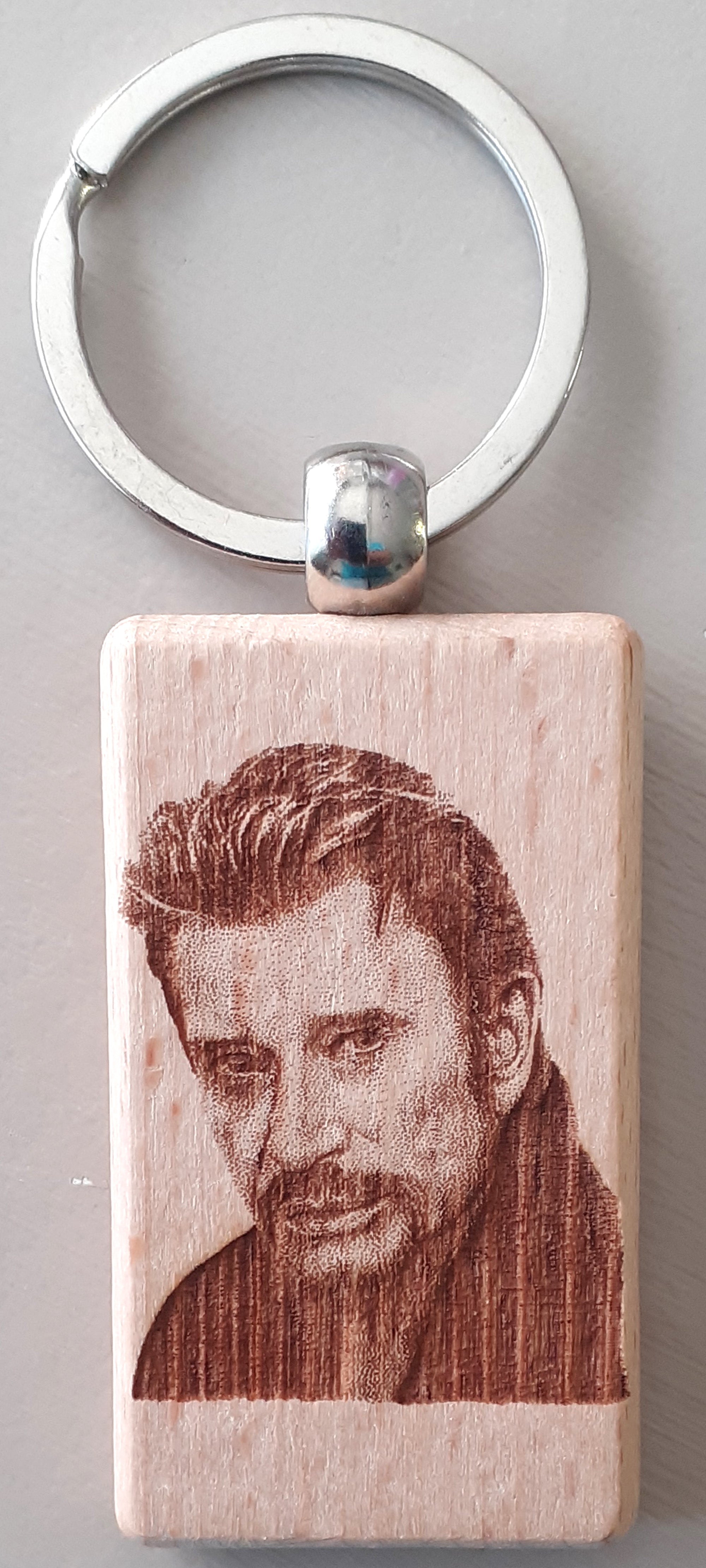 Porte-Clef Johnny Hallyday en Bois Gravé - Cadeau Fan du Taulier
