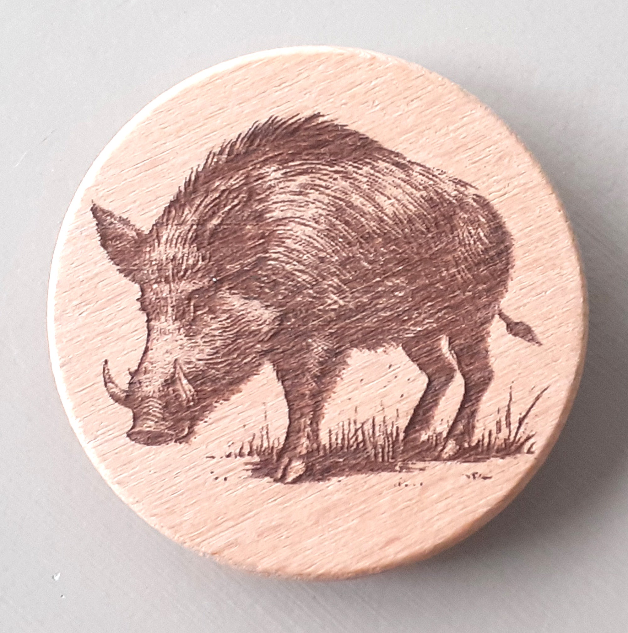 Magnet Sanglier en Bois Gravé - Décoration Chasse et Nature