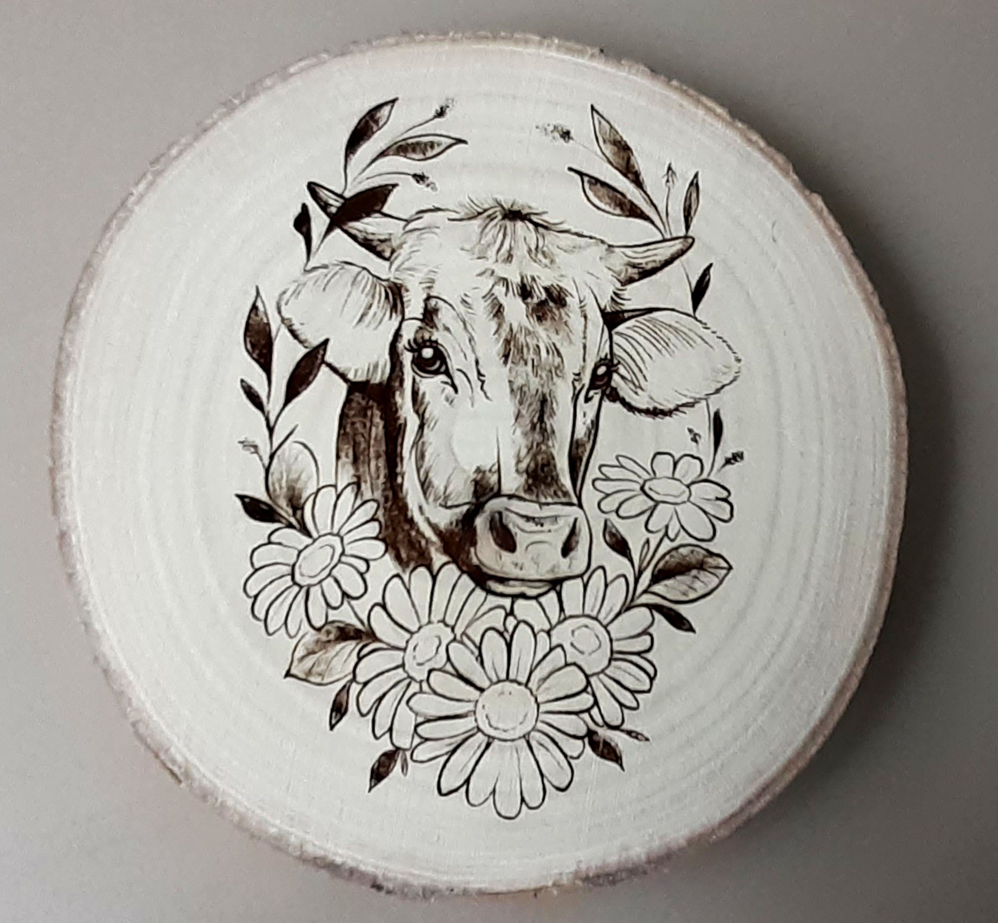 decoration murale sur bois gravé motif vache