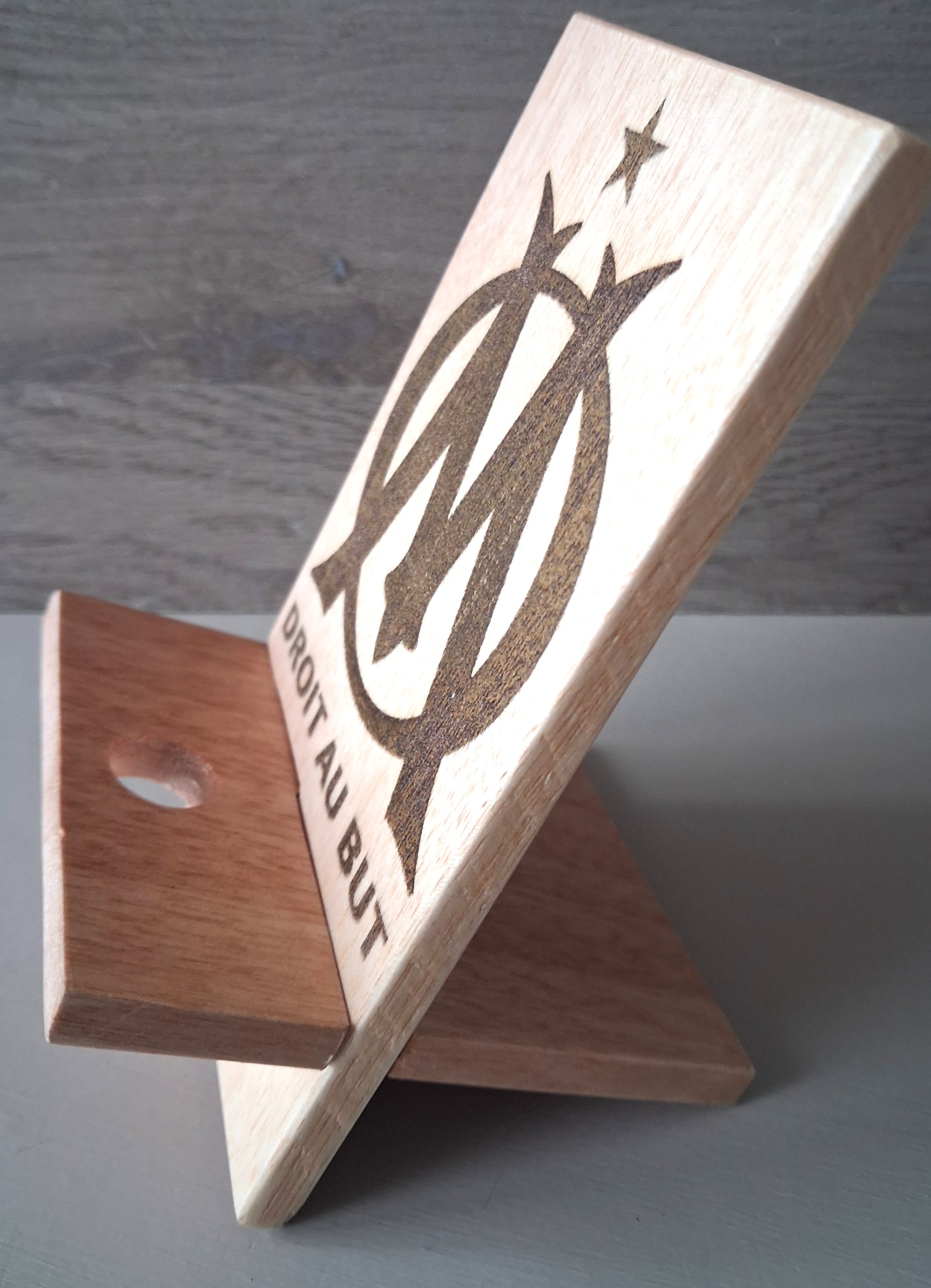 support telephoNe avec logo OM