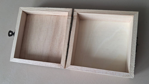 boite en bois gravé du chevreuil