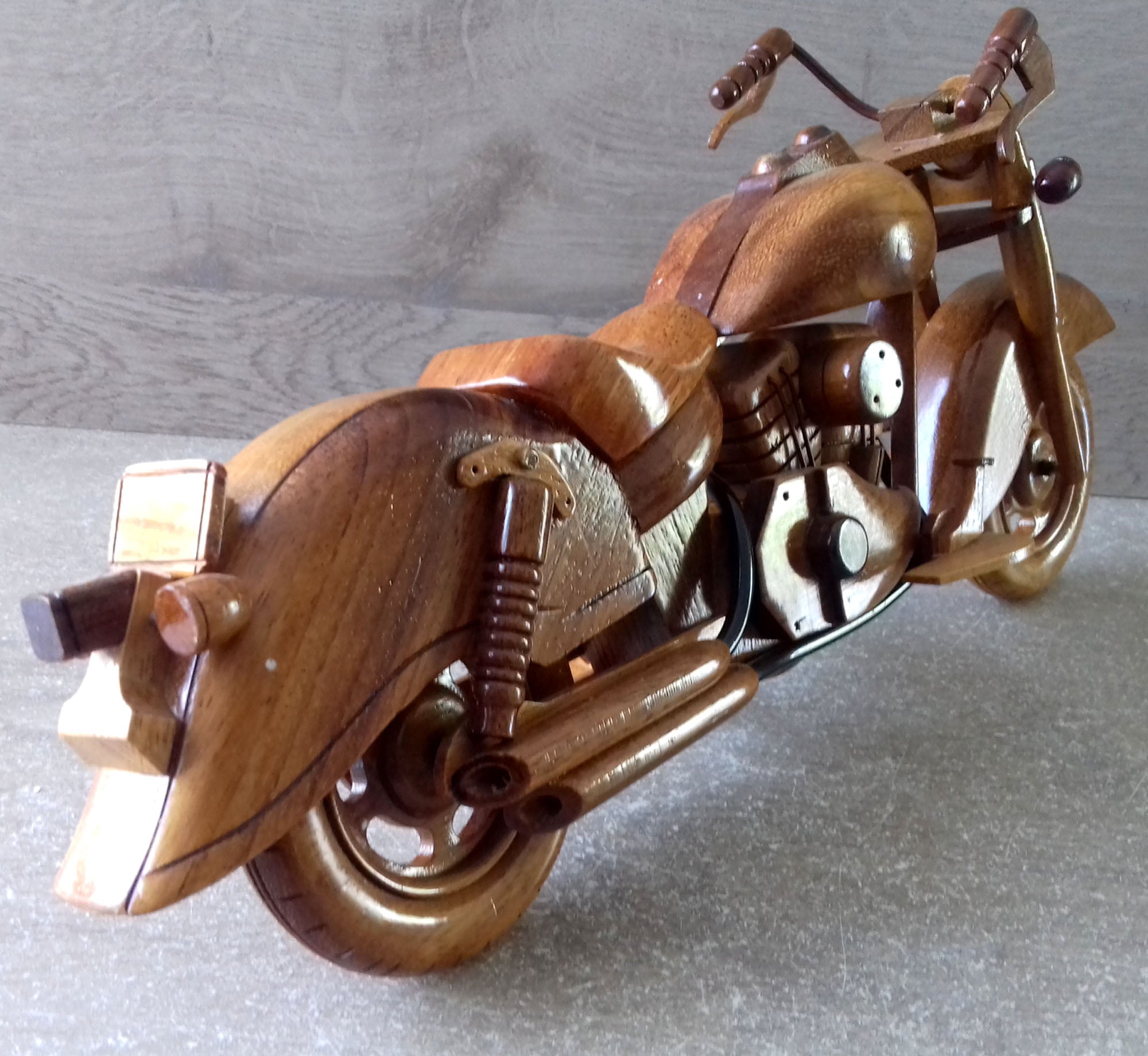 Maquette Harley Davidson en Bois de Palissandre Vernis - Réplique Moto Légendaire