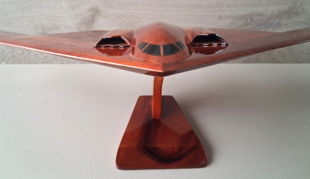 Maquette Bombardier B2-Spirit en Bois vernis - Réplique Avion Furtif