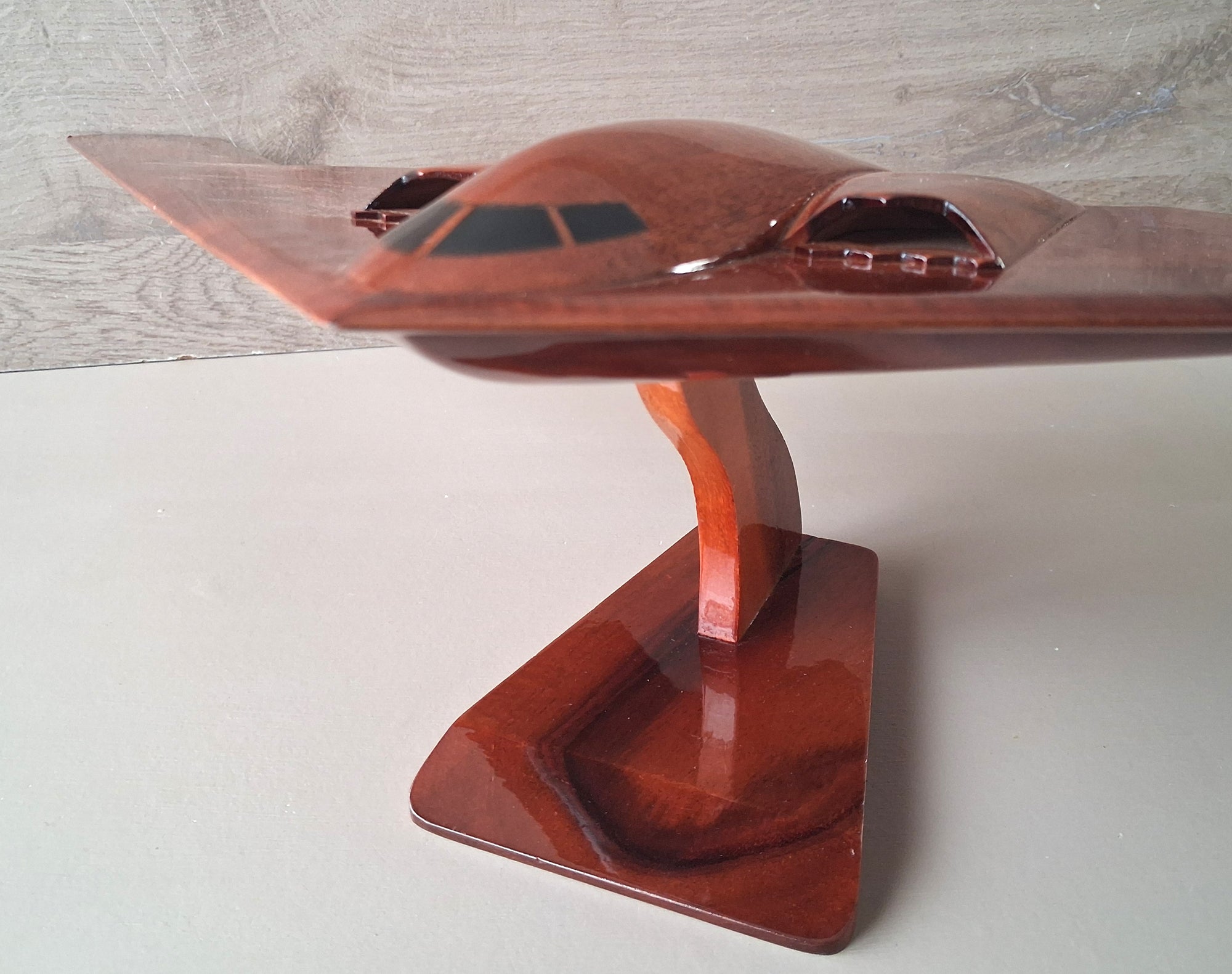 Maquette Bombardier B2-Spirit en Bois Gravé - Réplique Avion Furtif