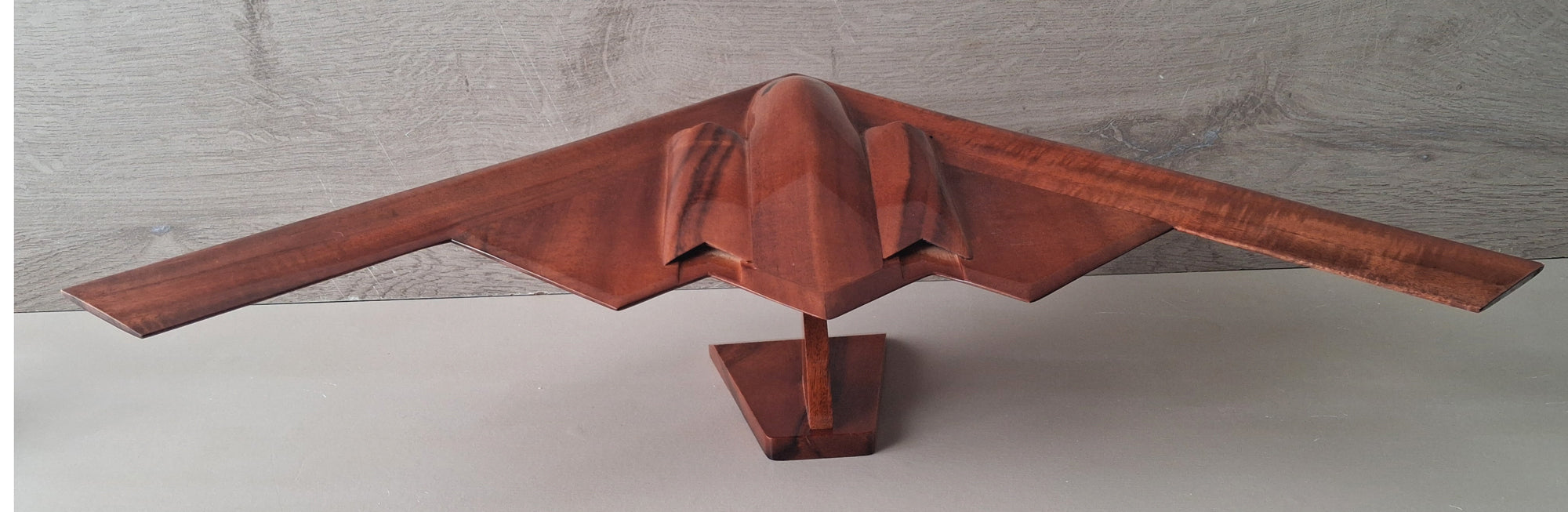 Maquette Bombardier B2-Spirit en Bois Gravé - Réplique Avion Furtif